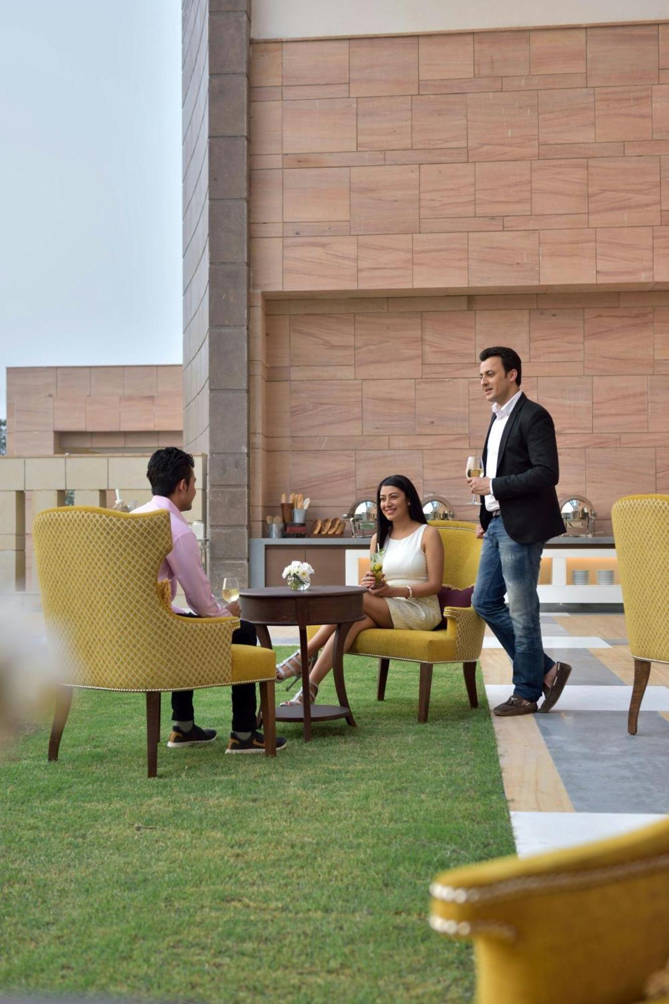 Hotel Courtyard By Marriott Raipur Extérieur photo