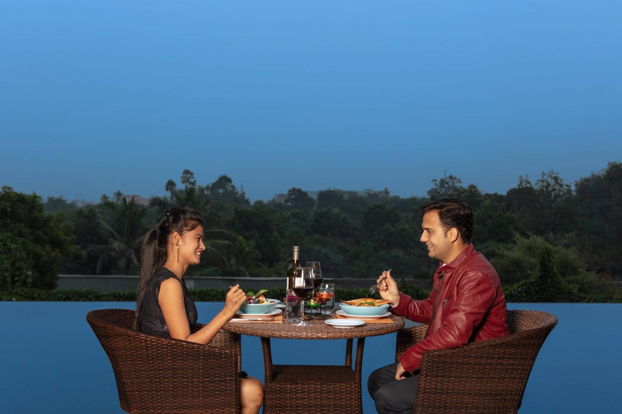 Hotel Courtyard By Marriott Raipur Extérieur photo